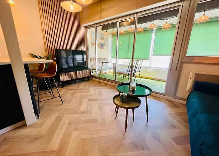 Cap D'agde T2 4-6 Personnes Mezzanine Vue Piscine Wifi アグド