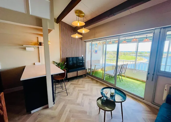 Cap D'agde T2 4-6 Personnes Mezzanine Vue Piscine Wifi アパート